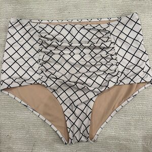 XXL Kortni Jeane Ruched Swim Trunk
